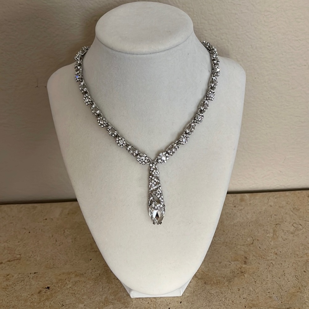 Beautiful Silver Tone Necklace With Faux Diamonds